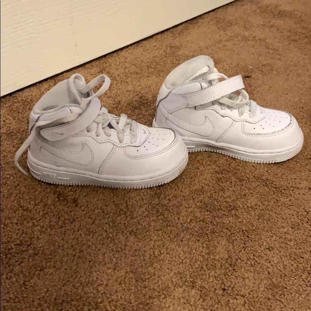 Shoes - Picture 2 of 5
